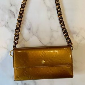 louis vuitton crossbody wallet
